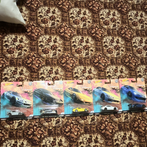 Hot wheels street tuners car - street,